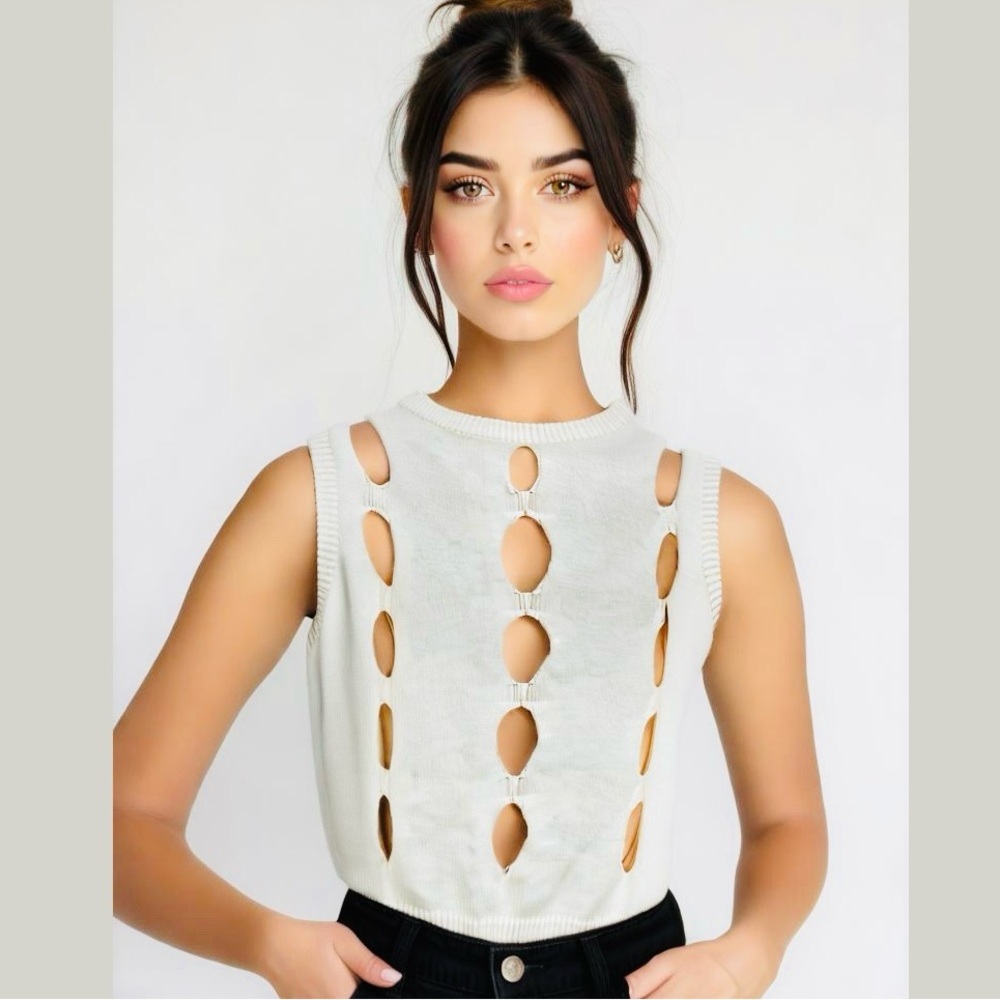 Recover Moment Cream Cut Out Crew Neck Sweater Vest Size S/M